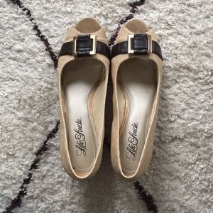 Peep-toe small heel tan and brown shoes